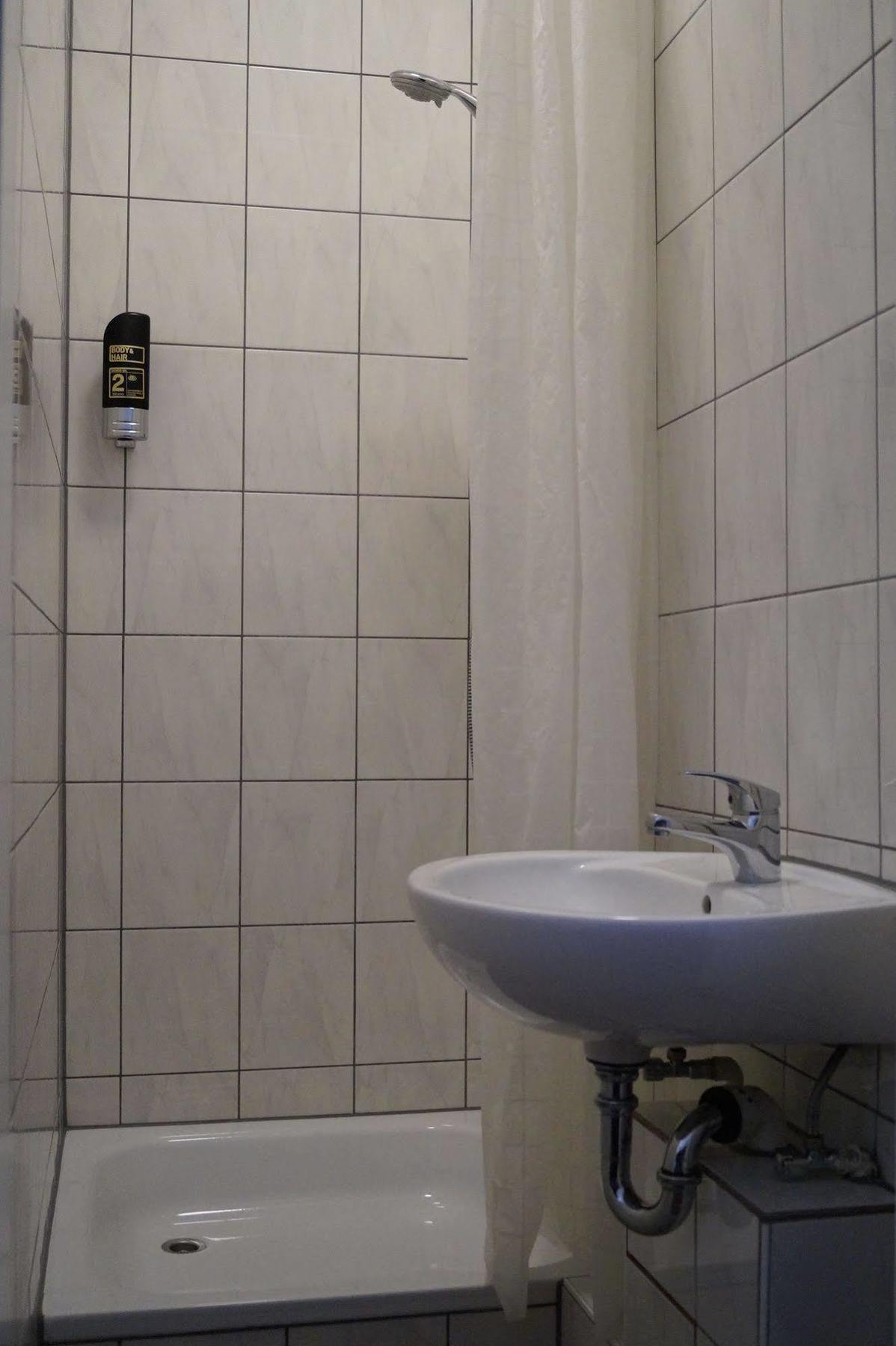 Hostel Anlema Берлин Екстериор снимка